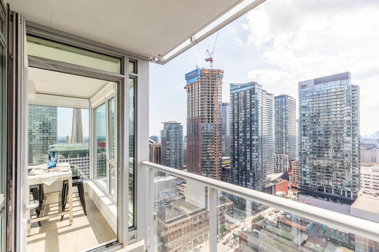 Luxury 2 Bedroom In The Heart Of Entertainment District - City Skyline View & Balcony Toronto Esterno foto